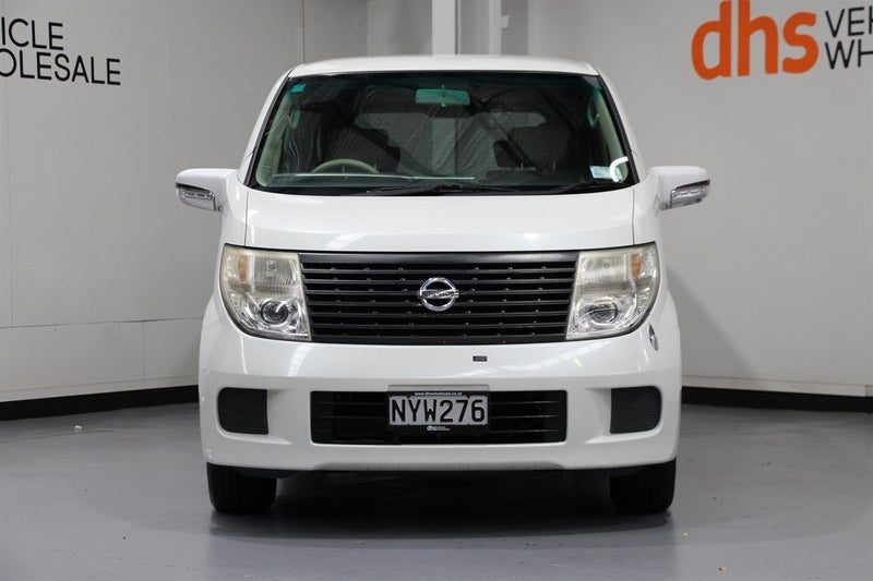 2005 Nissan Elgrand 8 Seater, photo 2