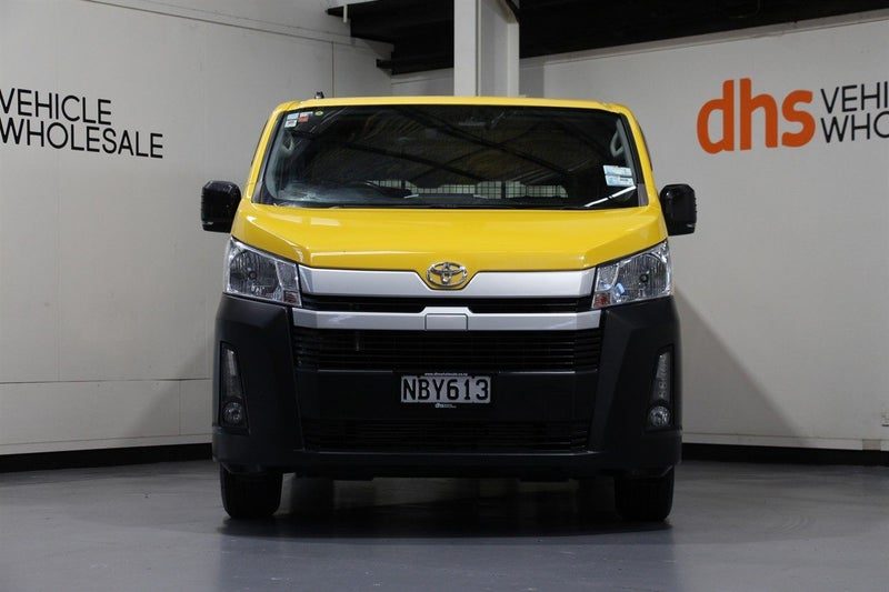 2020 Toyota Hiace ZR 2.8 Diesel, photo 2