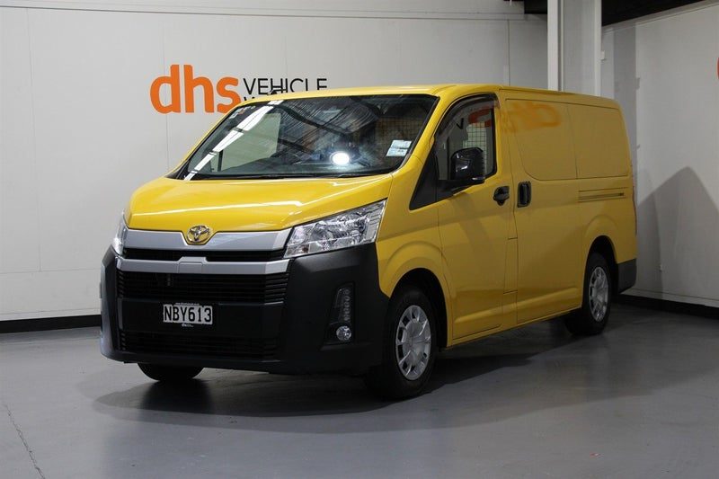 2020 Toyota Hiace ZR 2.8 Diesel, photo 3