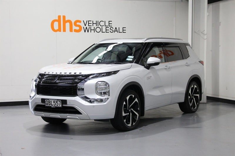 2023 Mitsubishi Outlander VRX PHEV 4WD 7 SEATER, photo 3