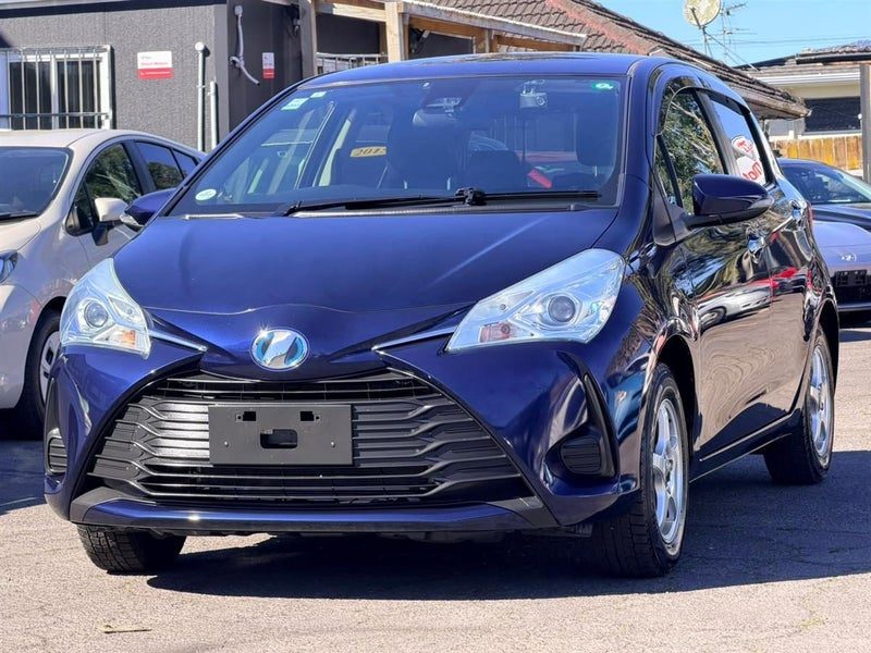 2019 Toyota Vitz Hybrid, photo 3
