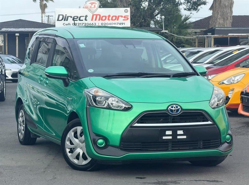 2015 Toyota Sienta Hybrid, main photo