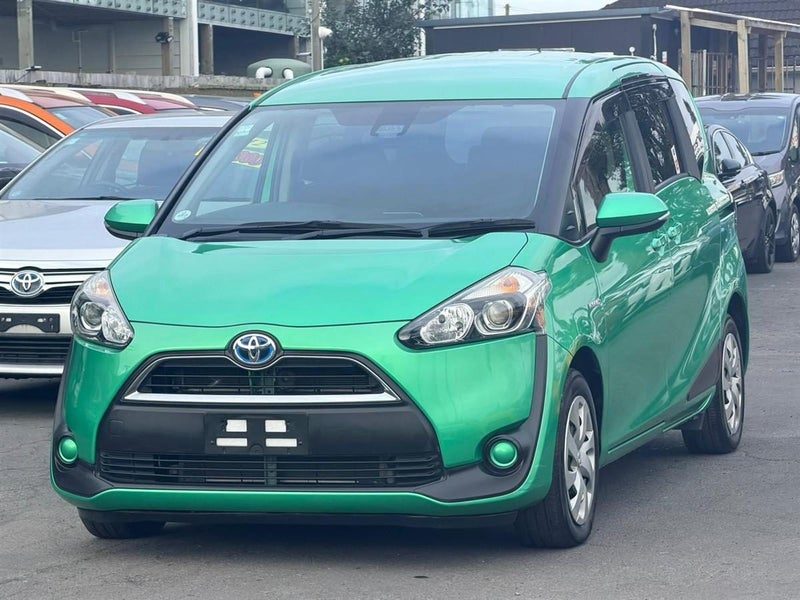 2015 Toyota Sienta Hybrid, photo 3