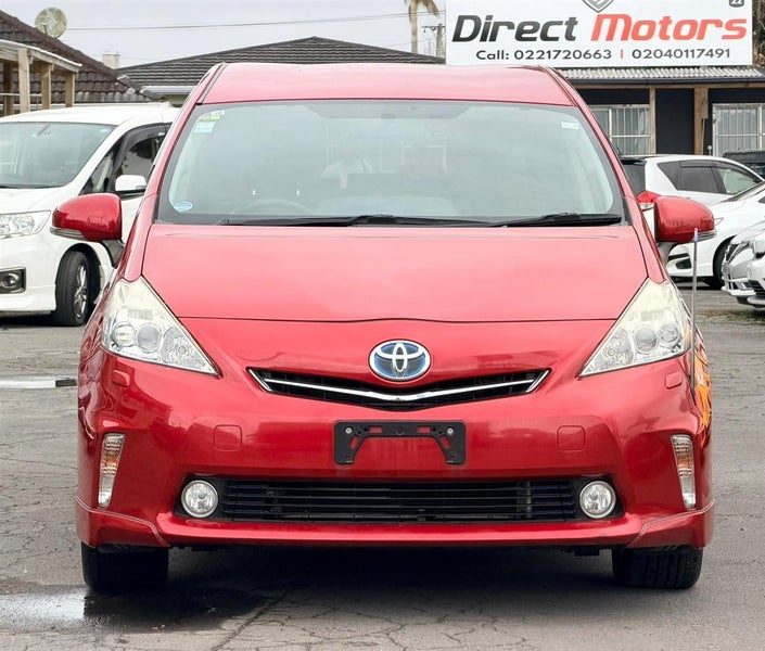 2013 Toyota Prius Alpha, photo 2