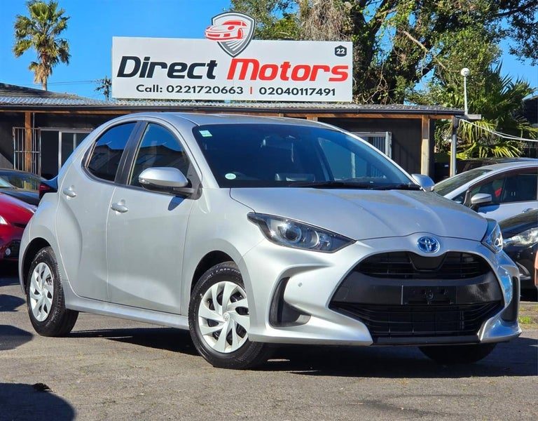 2021 Toyota Yaris Hybrid, main photo