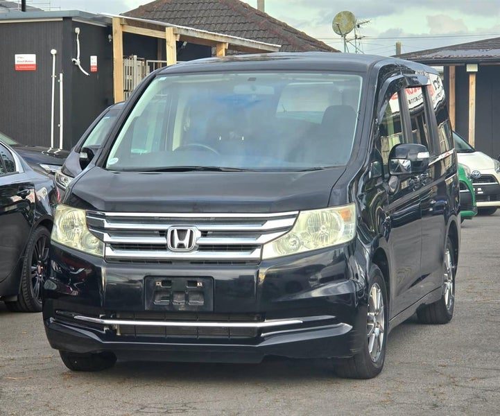2014 Honda Step Wagon, photo 3