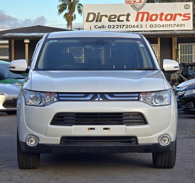 2014 Mitsubishi Outlander 7 Seater, photo 2