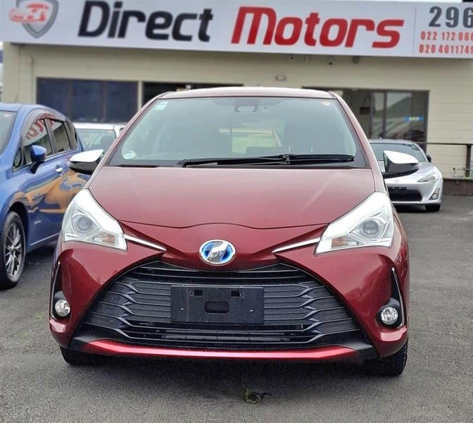 2017 Toyota Vitz Hybrid, photo 2