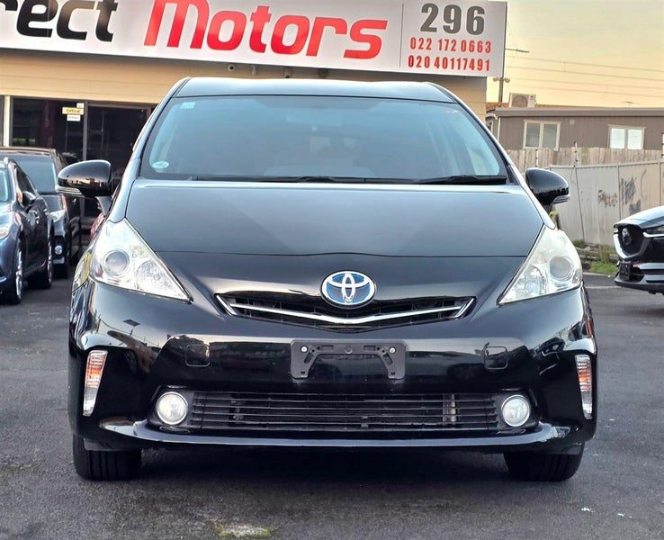 2014 Toyota Prius Alpha, photo 2