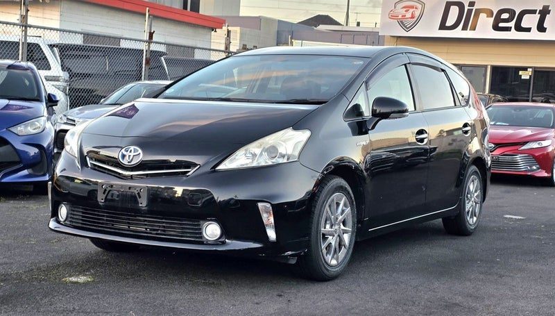 2014 Toyota Prius Alpha, photo 3