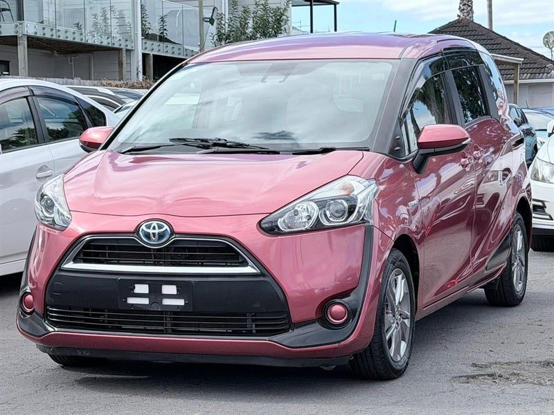 2017 Toyota Sienta Hybrid, photo 3