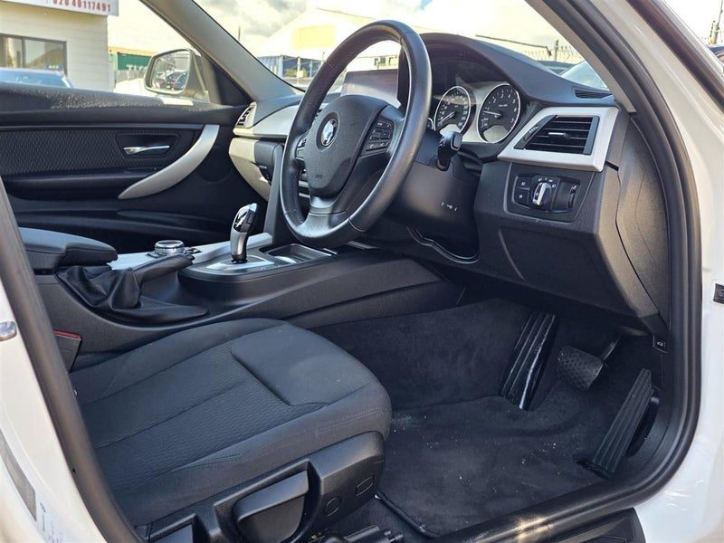 2015 BMW 320i, photo 3