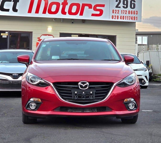 2014 Mazda Axela Hybrid, photo 2