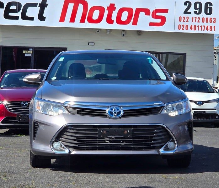 2015 Toyota Camry Hybrid, photo 2