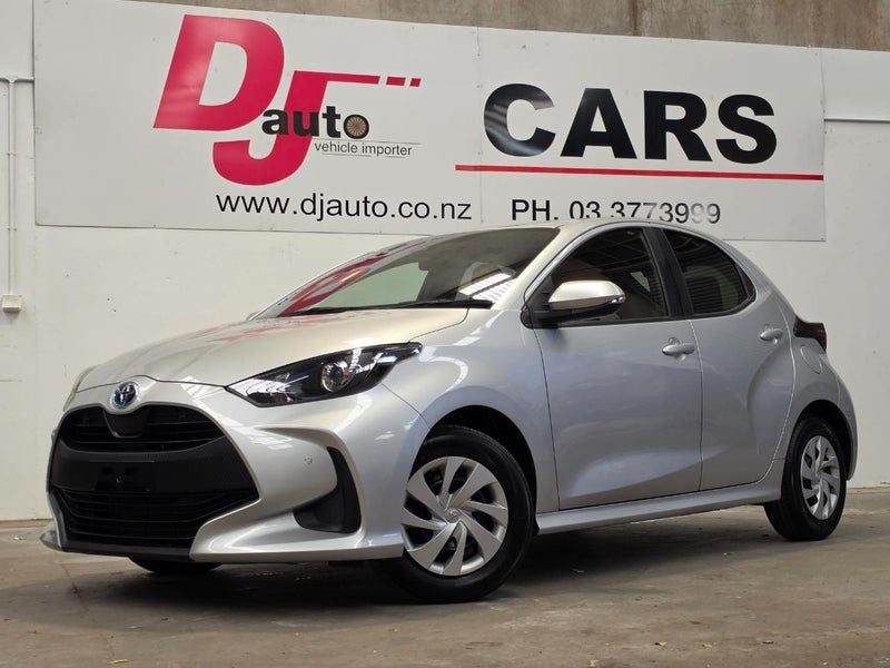 2021 Toyota Yaris Hybrid Push Start, main photo