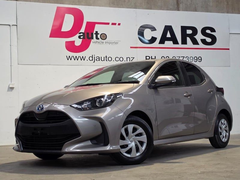 2021 Toyota Yaris Hybrid Push Start, main photo