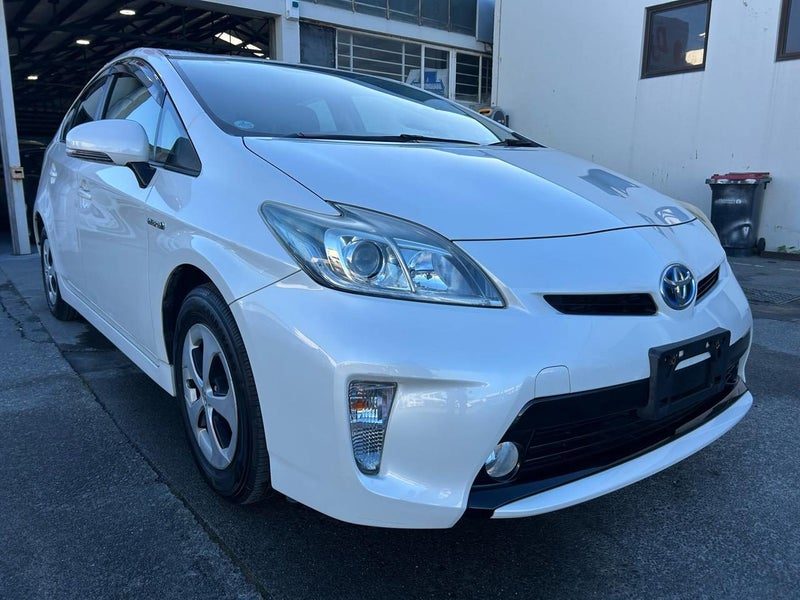2014 Toyota Prius S Model, Facelift, photo 3