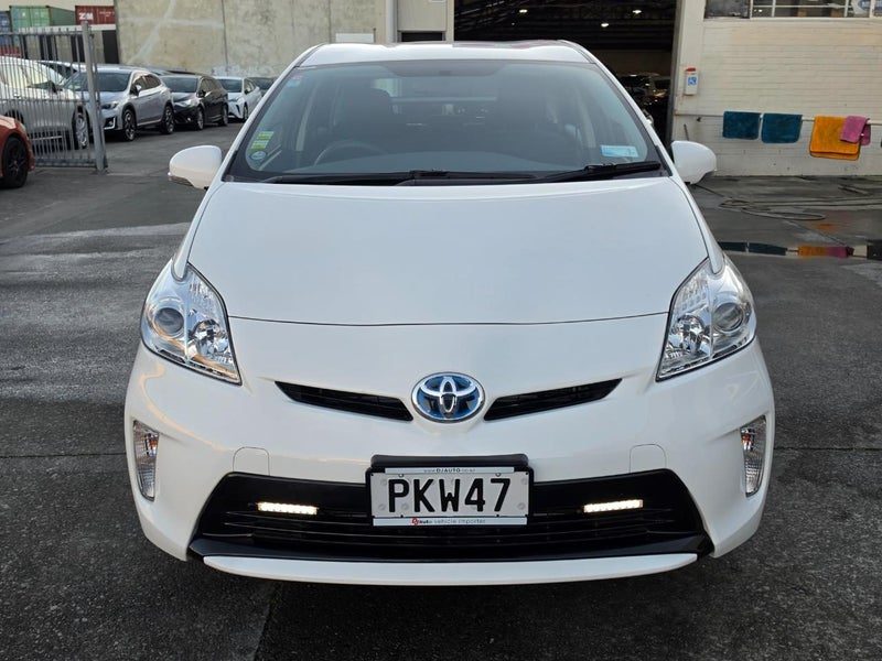 2014 Toyota Prius Hybrid, Facelift Model, photo 2