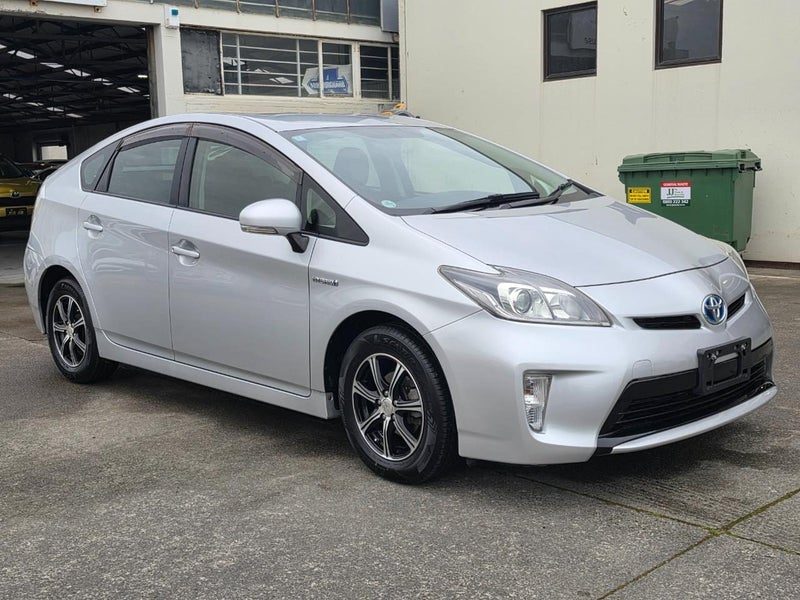 2012 Toyota Prius S Model 1800cc Hybrid, photo 2
