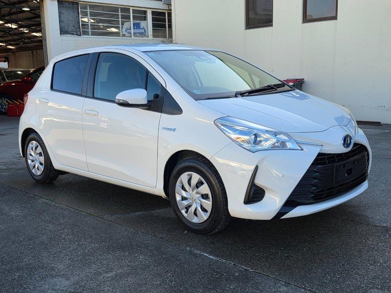 2019 Toyota Vitz 1.5L Hybrid Hatchback, Late Model, photo 3