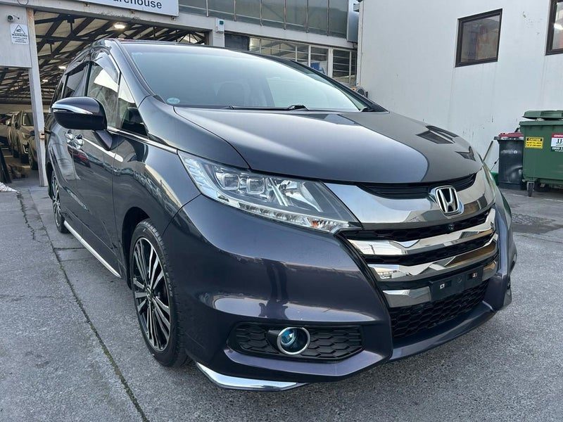 2013 Honda Odyssey Absolute, New Shape, 7 Seater, photo 3