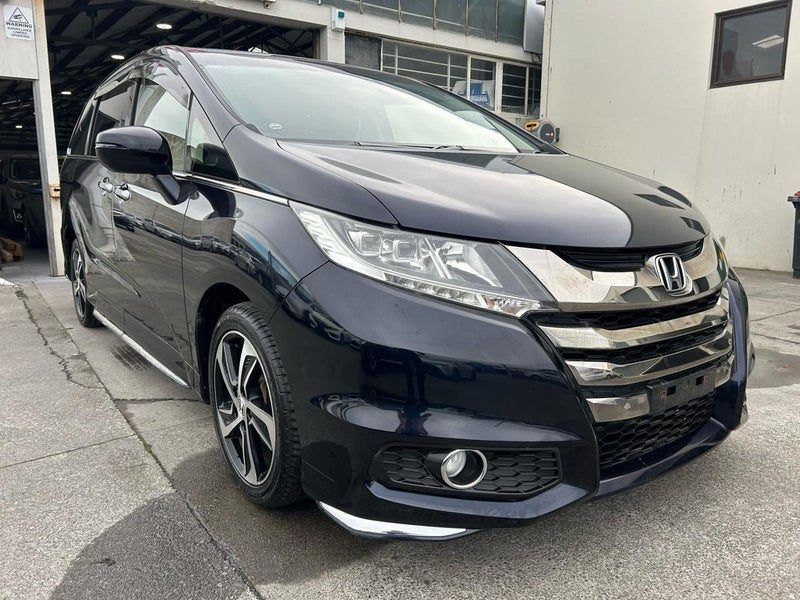 2015 Honda Odyssey Absolute, New Shape, 8 Seater, photo 3