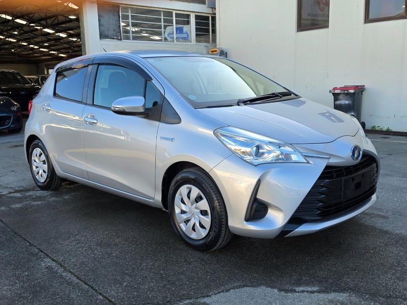 2019 Toyota Vitz 1.5L Hybrid Hatchback, Late Model, photo 3