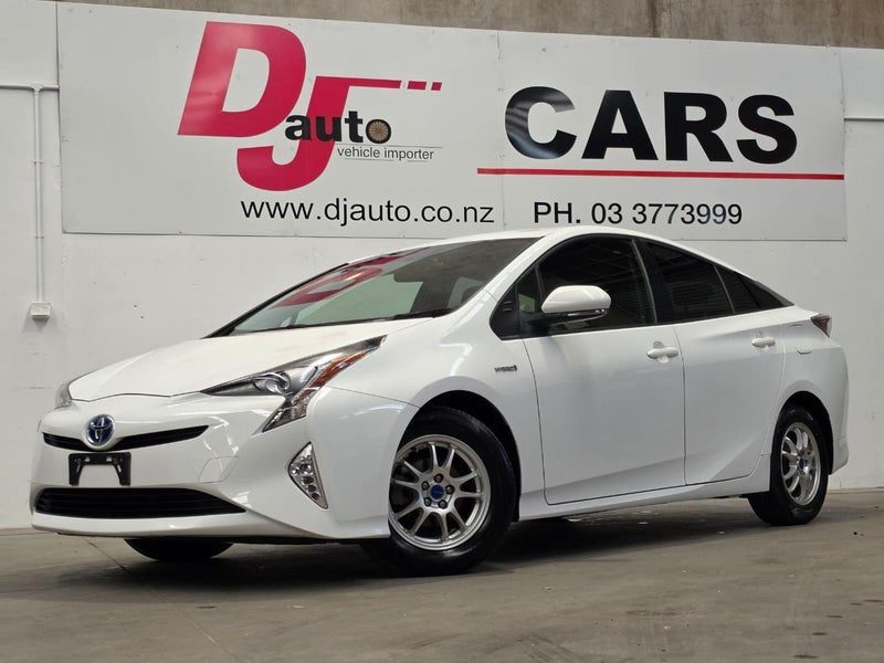 2016 Toyota Prius S Model 1800cc Hybrid