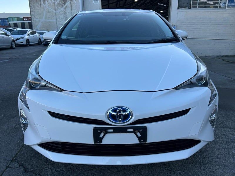 2016 Toyota Prius S Model 1800cc Hybrid, photo 2