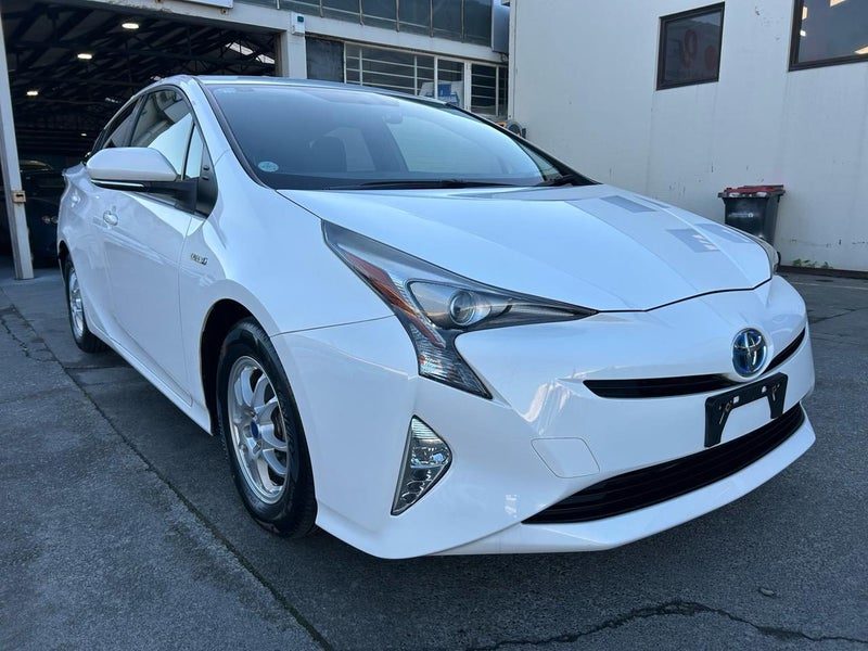 2016 Toyota Prius S Model 1800cc Hybrid, photo 3