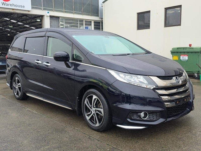 2014 Honda Odyssey Absolute, New Shape, 8 Seater, photo 3