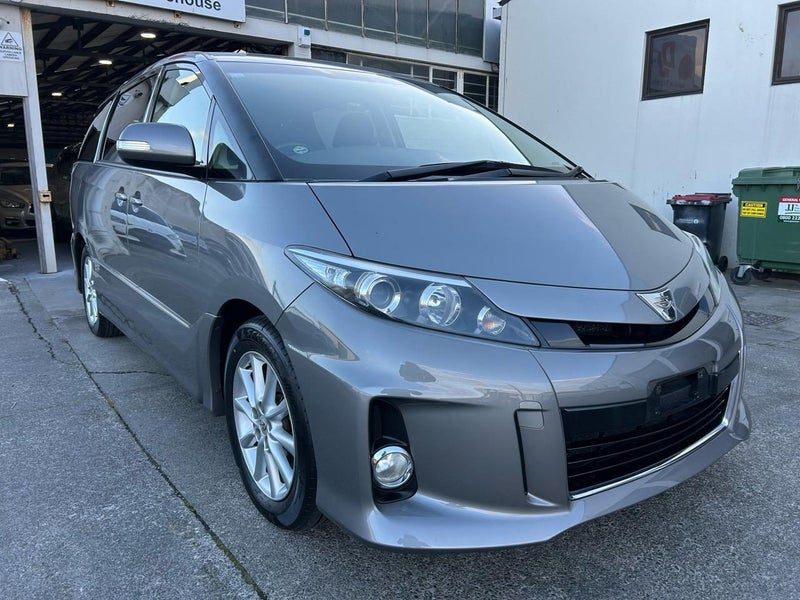 2015 Toyota Estima 2.4L Aeras, 8 Seater, photo 3