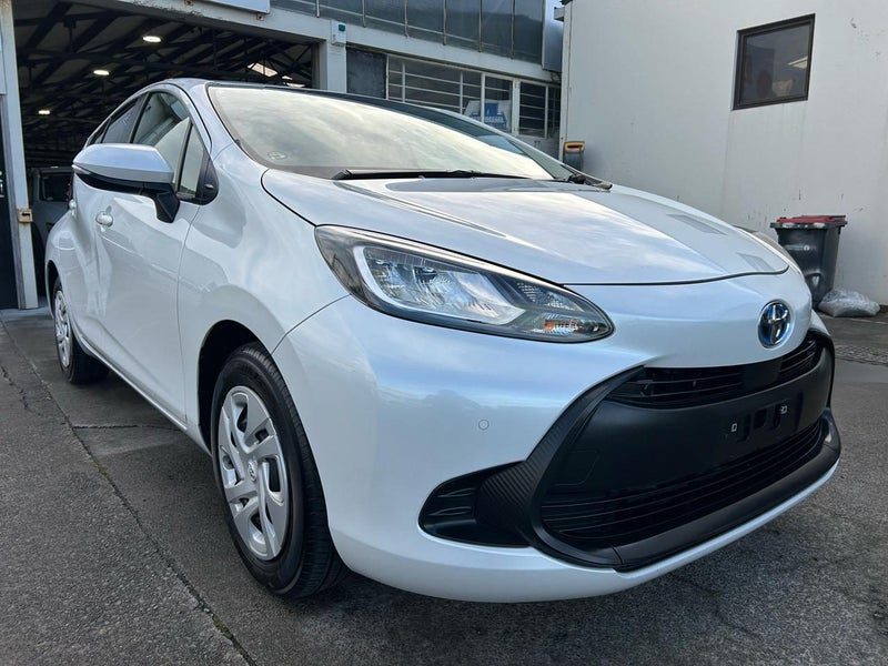 2021 Toyota Aqua New Shape Hybrid, High Spec, photo 3