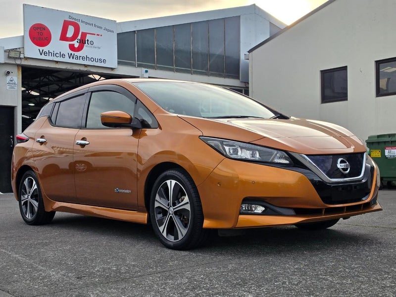 2017 Nissan Leaf 40KW X Model, photo 3