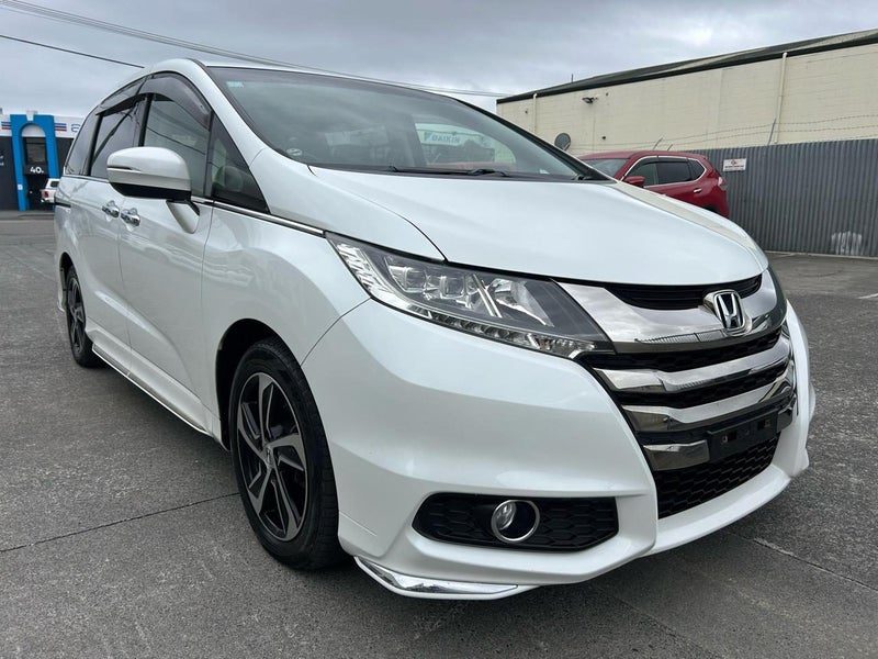 2017 Honda Odyssey Absolute, New Shape, 8 Seater, photo 3