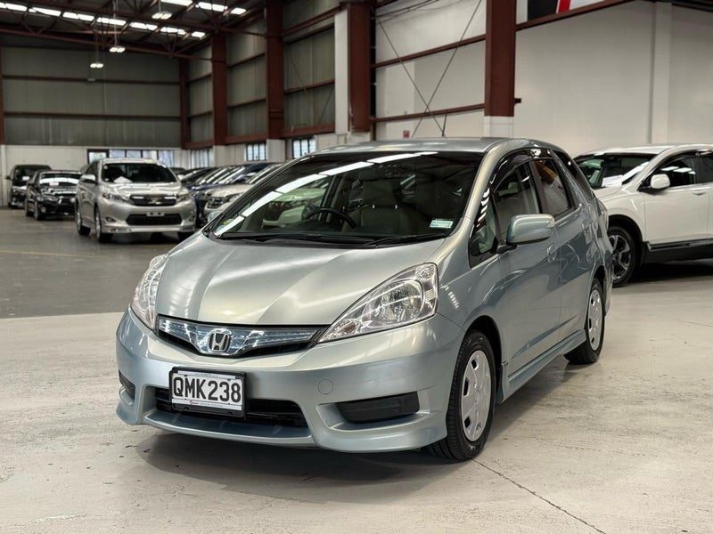 2012 Honda Shuttle Hybrid, photo 3