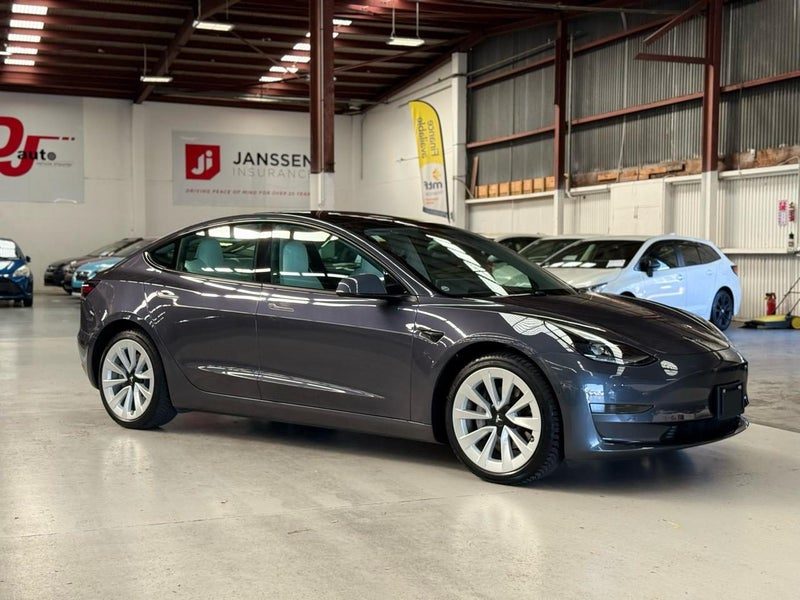 2022 Tesla Model 3 Long Range 4WD Dual Motor, photo 2