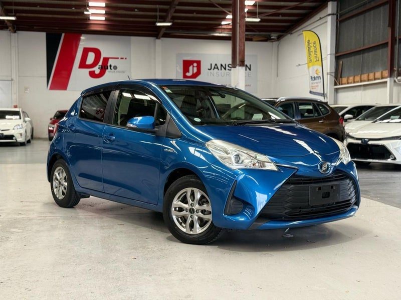 2017 Toyota Vitz 1.5L Hybrid Hatchback, Late Model, photo 2