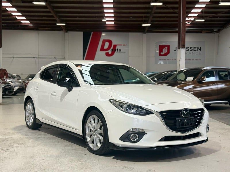 2015 Mazda Axela 2.0L Hatch Leather Package, main photo