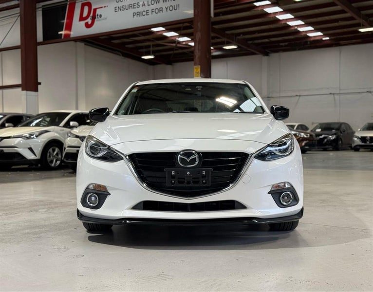 2015 Mazda Axela 2.0L Hatch Leather Package, photo 3