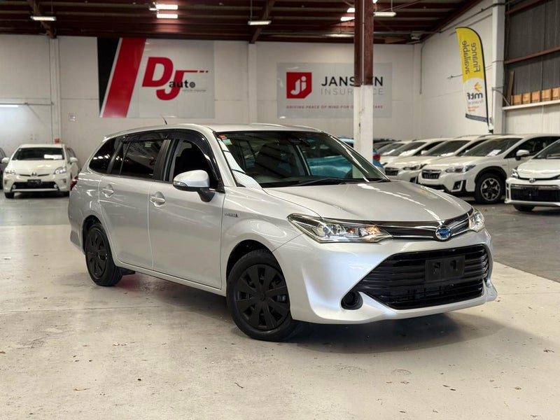 2017 Toyota Corolla Fielder Hybrid G Model, photo 2