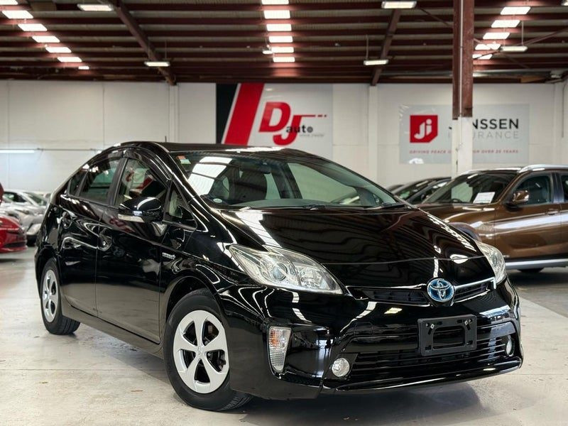 2015 Toyota Prius S Model 1800cc Hybrid