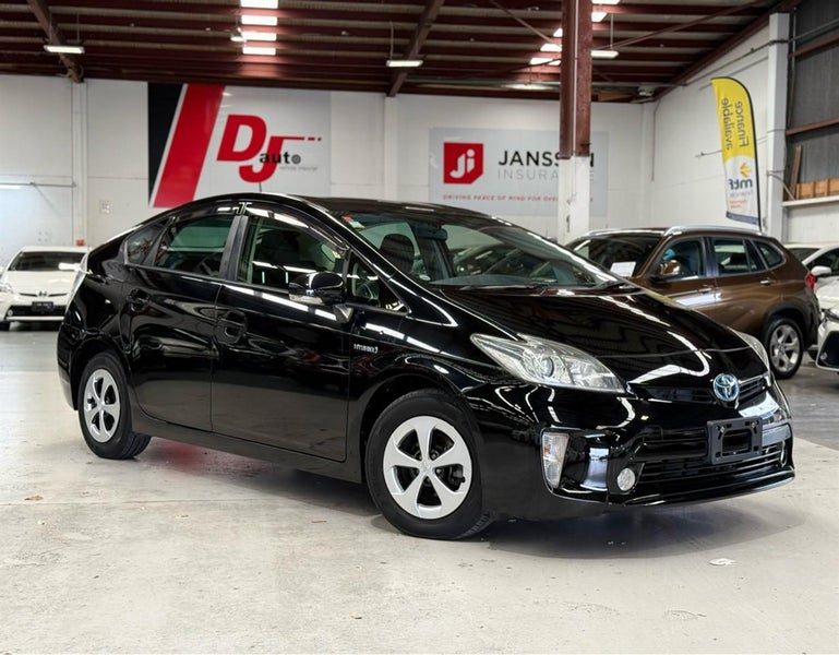 2015 Toyota Prius S Model 1800cc Hybrid, photo 2