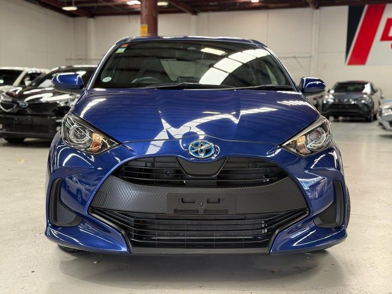 2021 Toyota Yaris Hybrid Push Start, photo 3