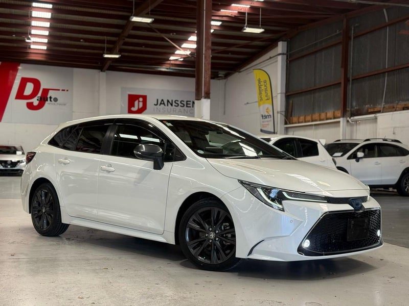2021 Toyota Corolla Touring Hybrid, WxB Model, photo 2