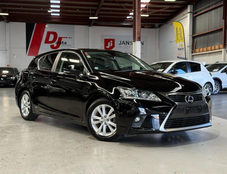2015 Lexus CT 200h Hybrid, photo 2