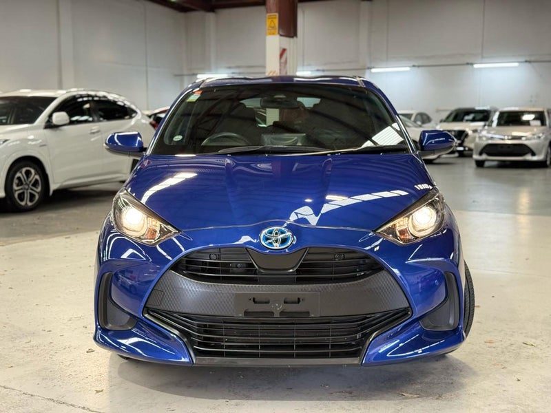 2021 Toyota Yaris Hybrid Push Start, photo 3