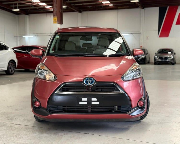 2016 Toyota Sienta Hybrid - 5 Seater, photo 2