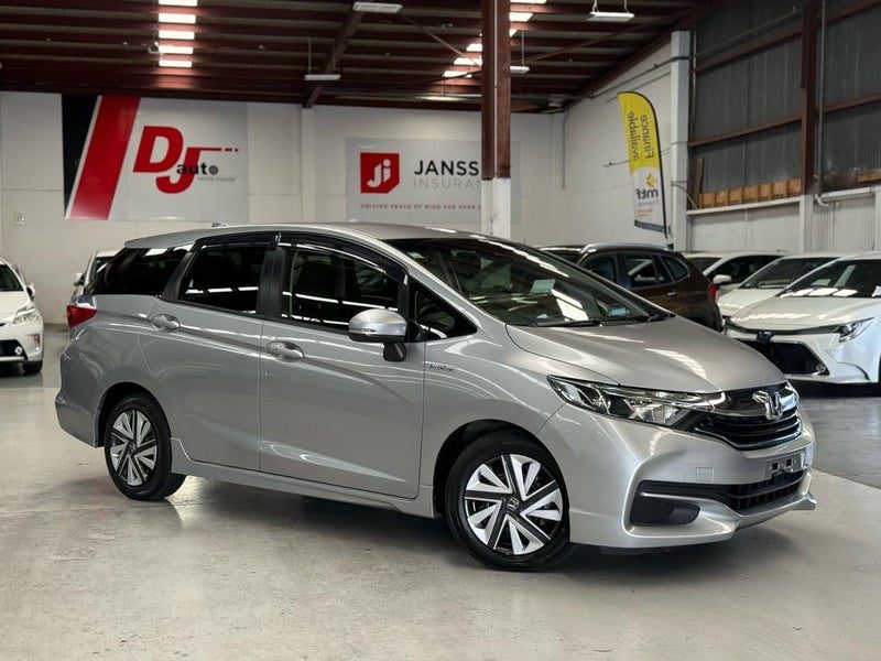 2017 Honda Shuttle FIt Hybrid Wagon, photo 2