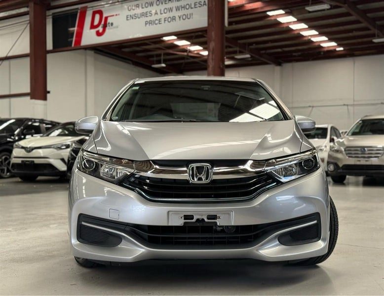 2017 Honda Shuttle FIt Hybrid Wagon, photo 3